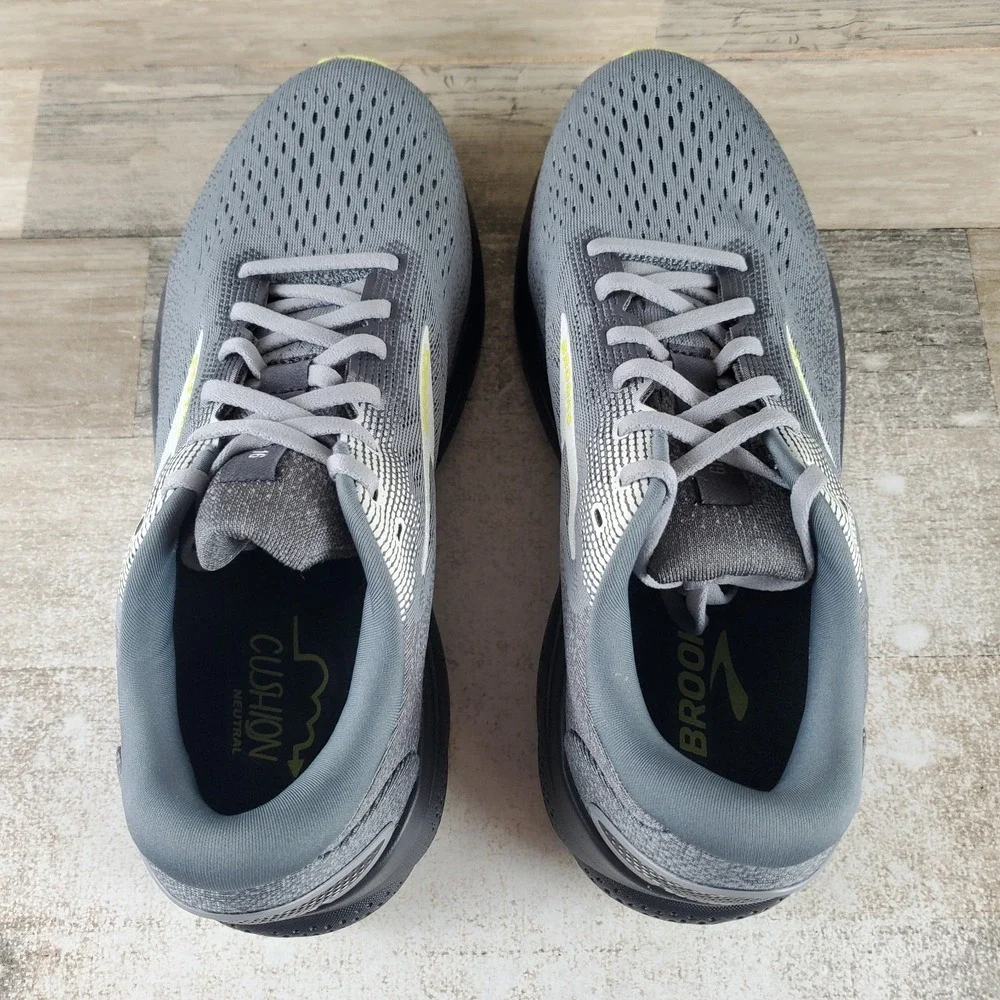 Brooks worn 2x